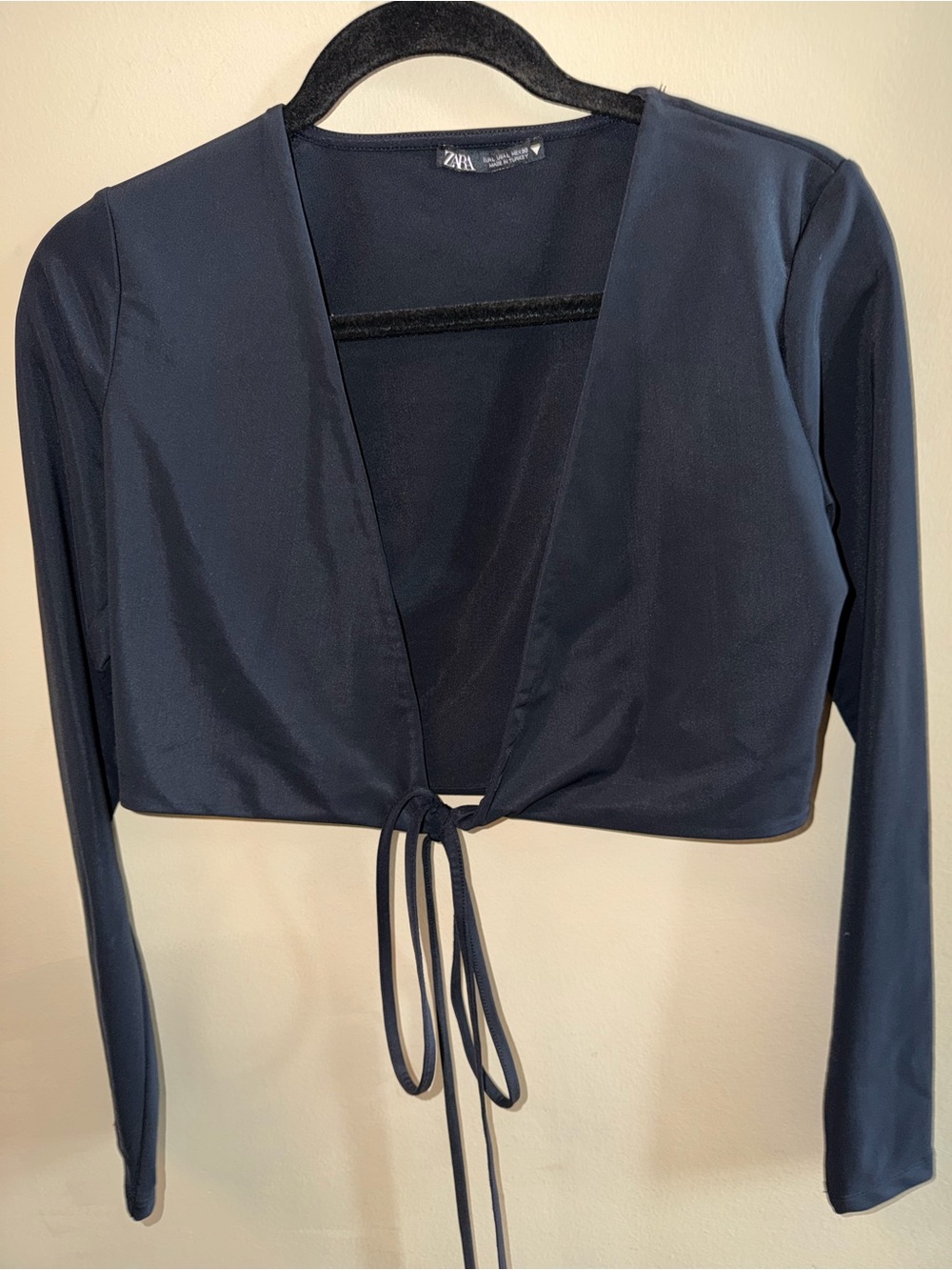 Zara blackTie-Front Long Sleeve Crop Top